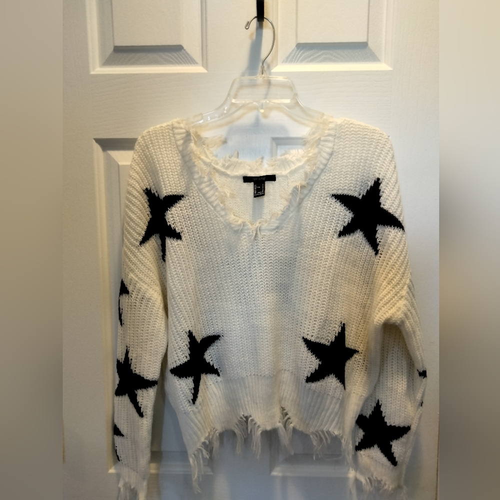 Forever 21 BCream V-Neck Sweater with Star Pattern